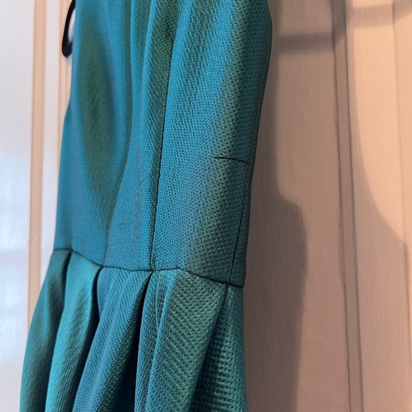 Tibi green sample top. Size 2 - Picture 3 of 4